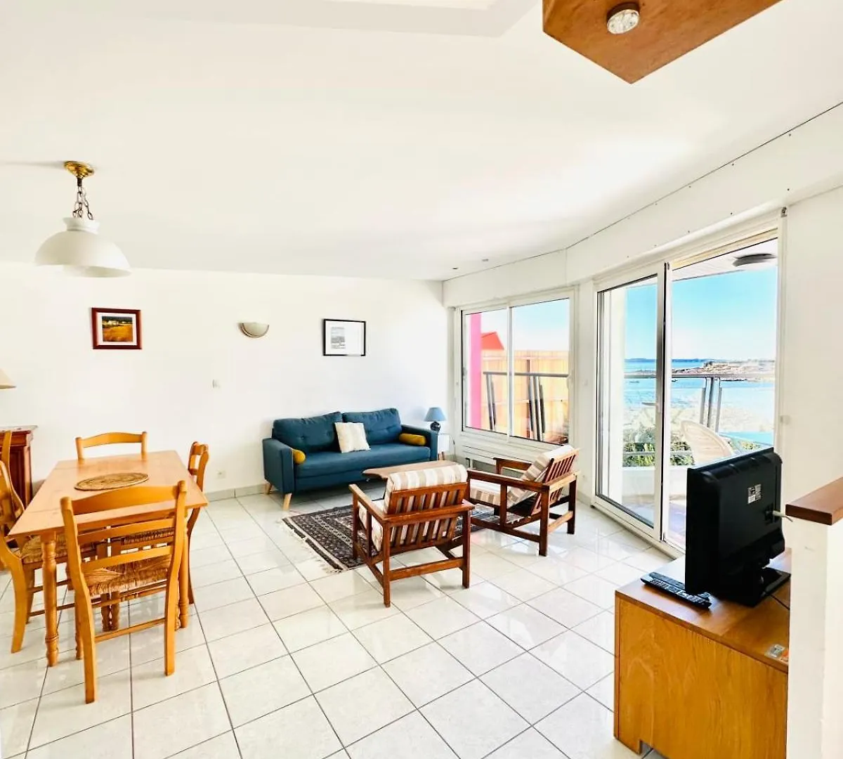 Splendide maison au bord de la plage Ploemeur 0*,  France